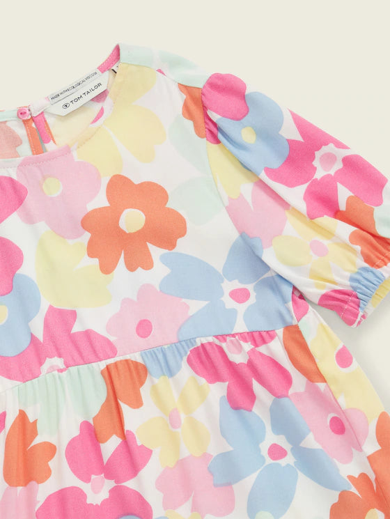 Kleid mit großen Blumen