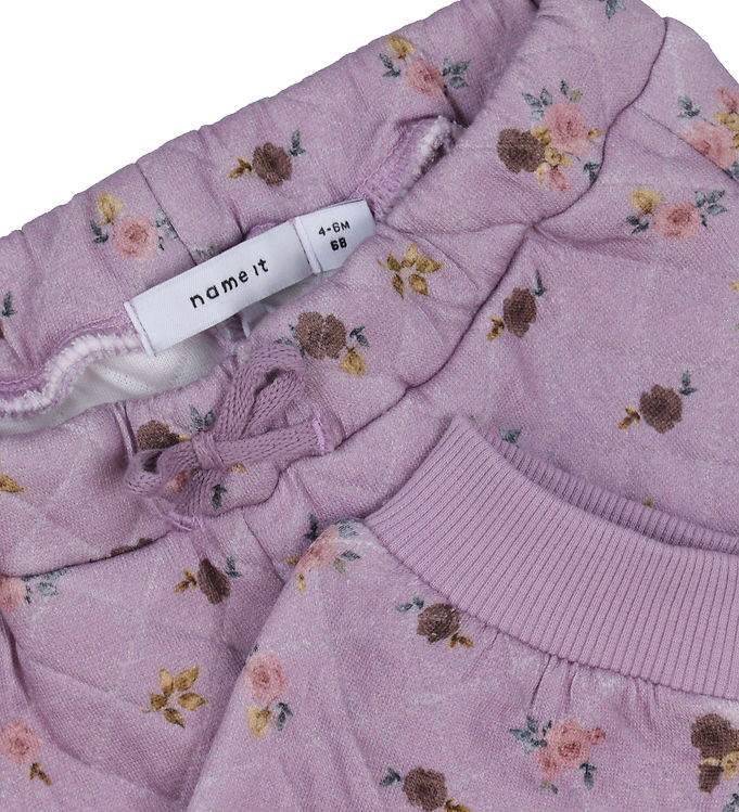 Gesteppte Hose mit Blumen