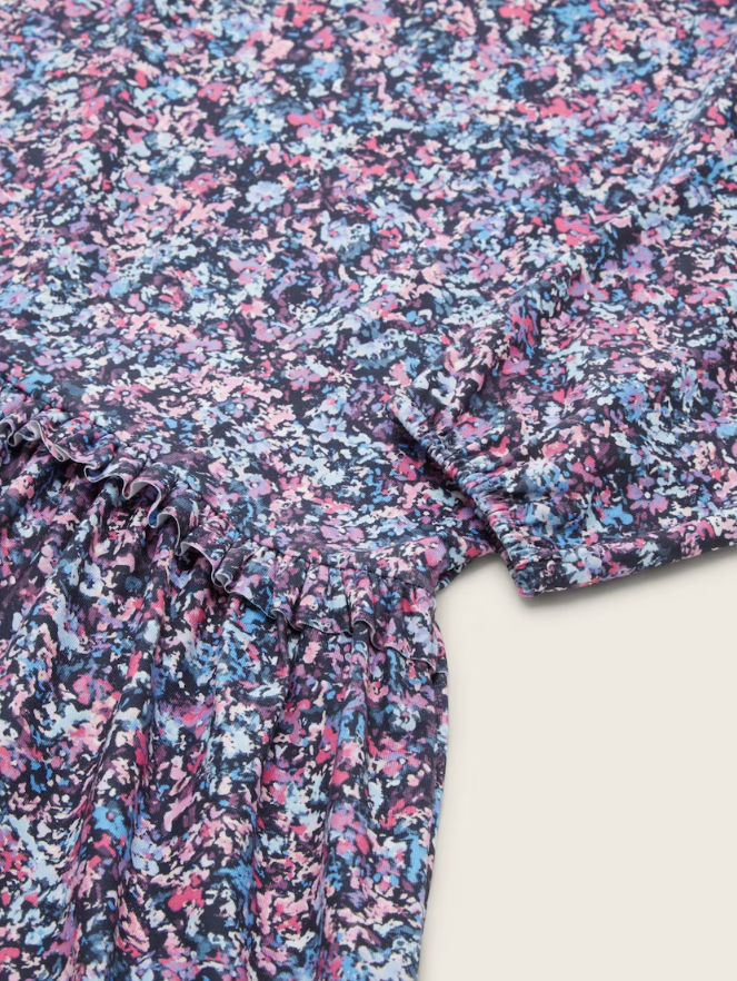 Geblümtes Kleid